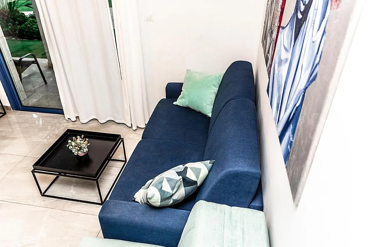 דירת גן פונה לבריכה - Pool Garden View Eilat Apartment